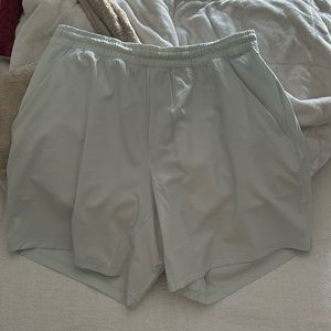 Lululemon Men’s Large Pacebreaker Short 7” Like New Mint Color (SmokeFreeHome)